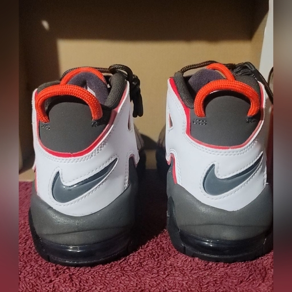 [Y-4]=(W-5.5) Nike Air More Uptempo GS  'Medium Ash SirenRed White' - Picture 8 of 9